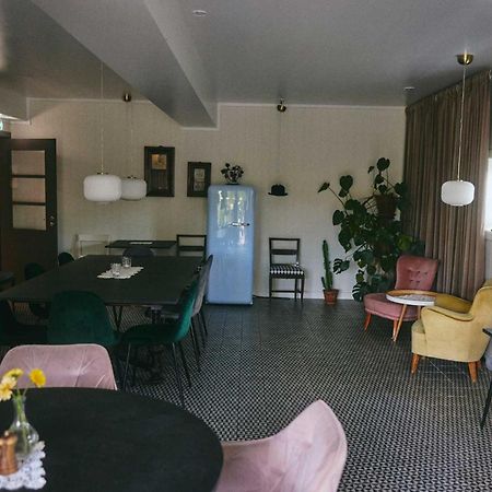 Folk Och Fae Hotel กริสเลอฮัมน์ ภายนอก รูปภาพ